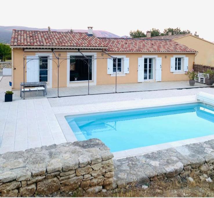 Saint-Saturnin-les-Apt Villa | Jolie maison de 110 m 2, pour 6 personnes, au calme, avec piscine
