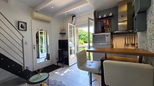 Vitrolles Apartment | L Annexe - Parking privé Calme Moderne Wi-Fi