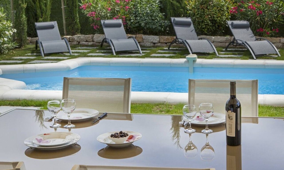 Colonzelle House | L'oustaou Provençal – Private Pool and Garden Retreat