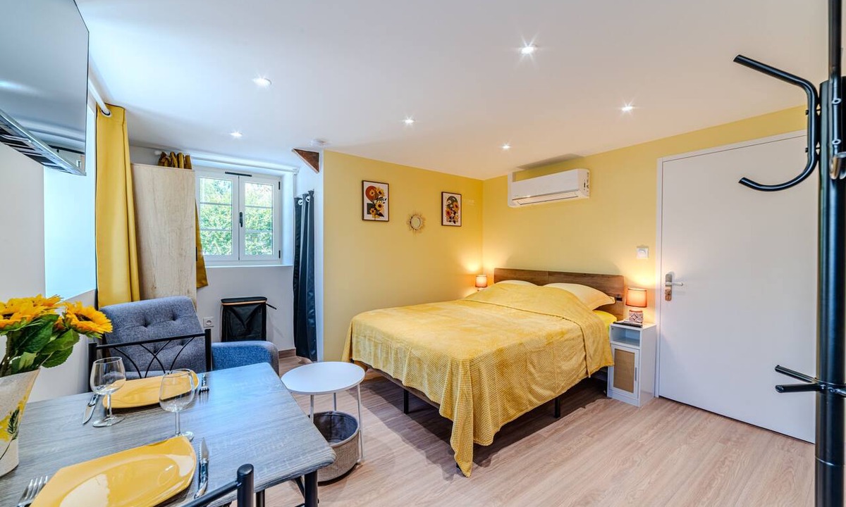 Bourbon-Lancy Apartment | La Demeure des Sources - Tournesol