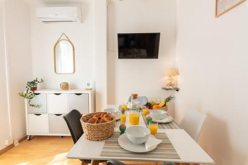 Giens Villa | La Maison de Papou, charmante maison de village avec vue mer idéalement située à la Madrague