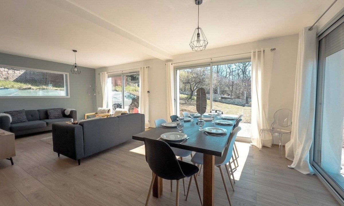 Saint-Martin-d'Uriage Villa | La Maison les Quatre Saisons