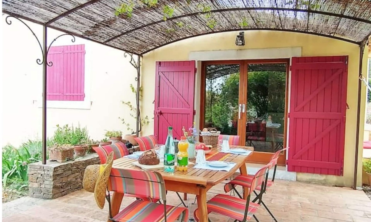 Le Beausset Villa | La Petite Provence au Beausset between land and sea