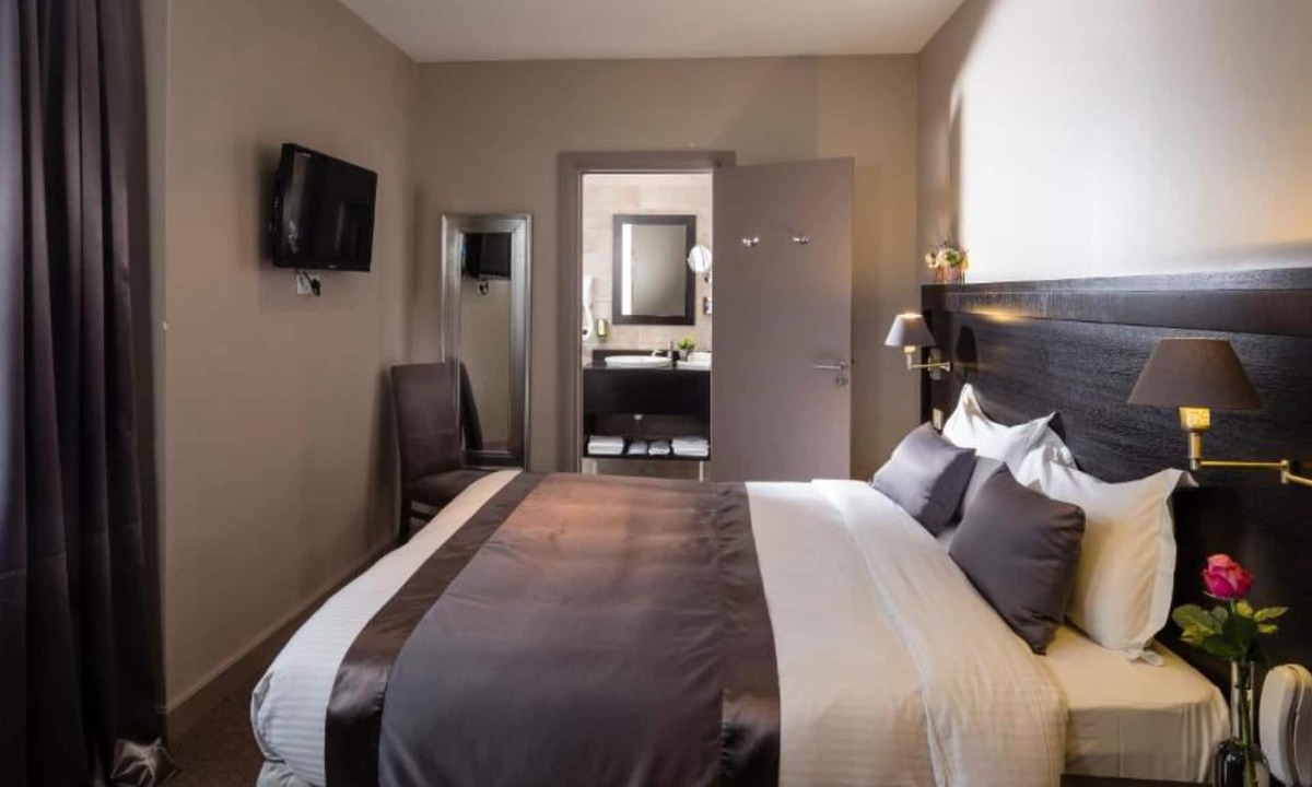 Antibes Old Town Hotel | La Place