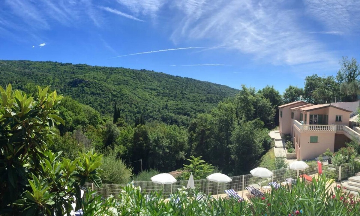 Bendejun House | La Rose - Bendejun - Gîte