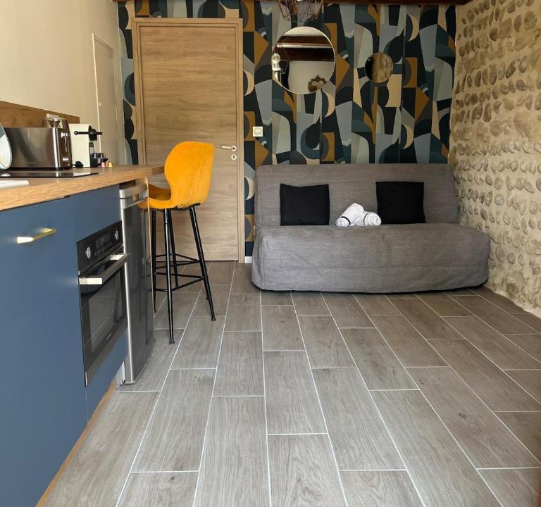 Le Chalon Apartment | La Source Bleue