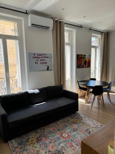 Prefecture Apartment | Le Banksy T2 Refurbished