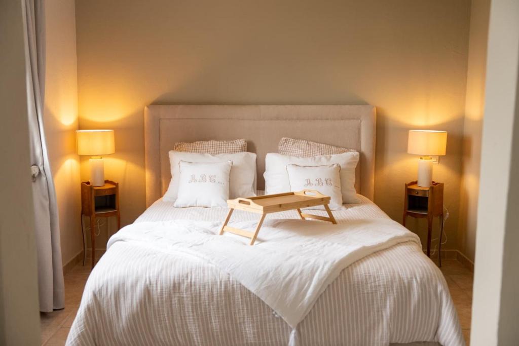 Aurons Bed & Breakfast | Le Castelas - Hébergement complet