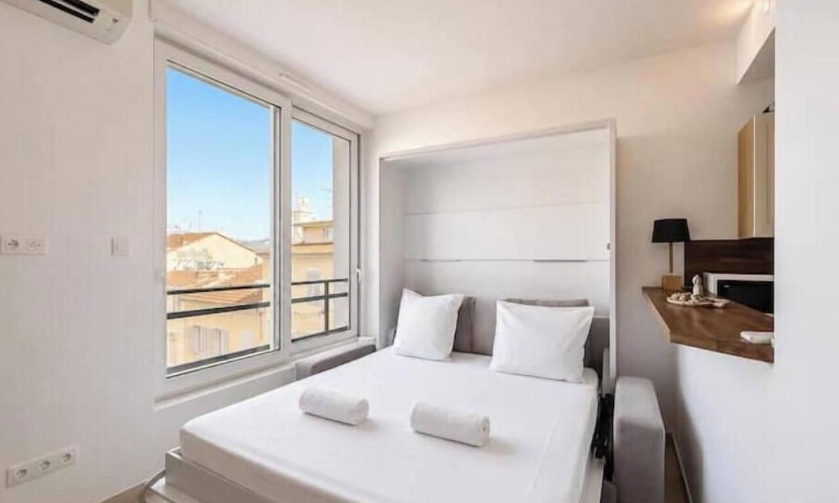 Prado - Republique Apartment | Le Lyke - 15-minute walk from the Palais des Festivals AC