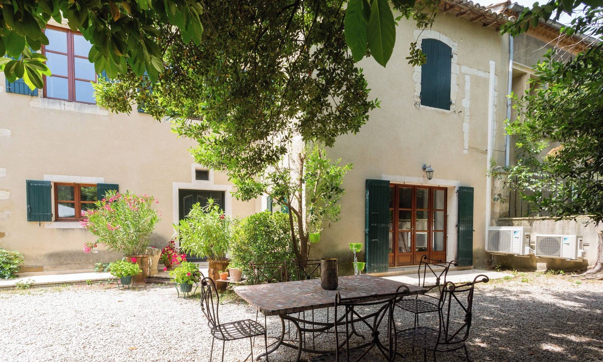 Le Pontet House | Le Mas du Chateau in Provence, a charming 18th century residence