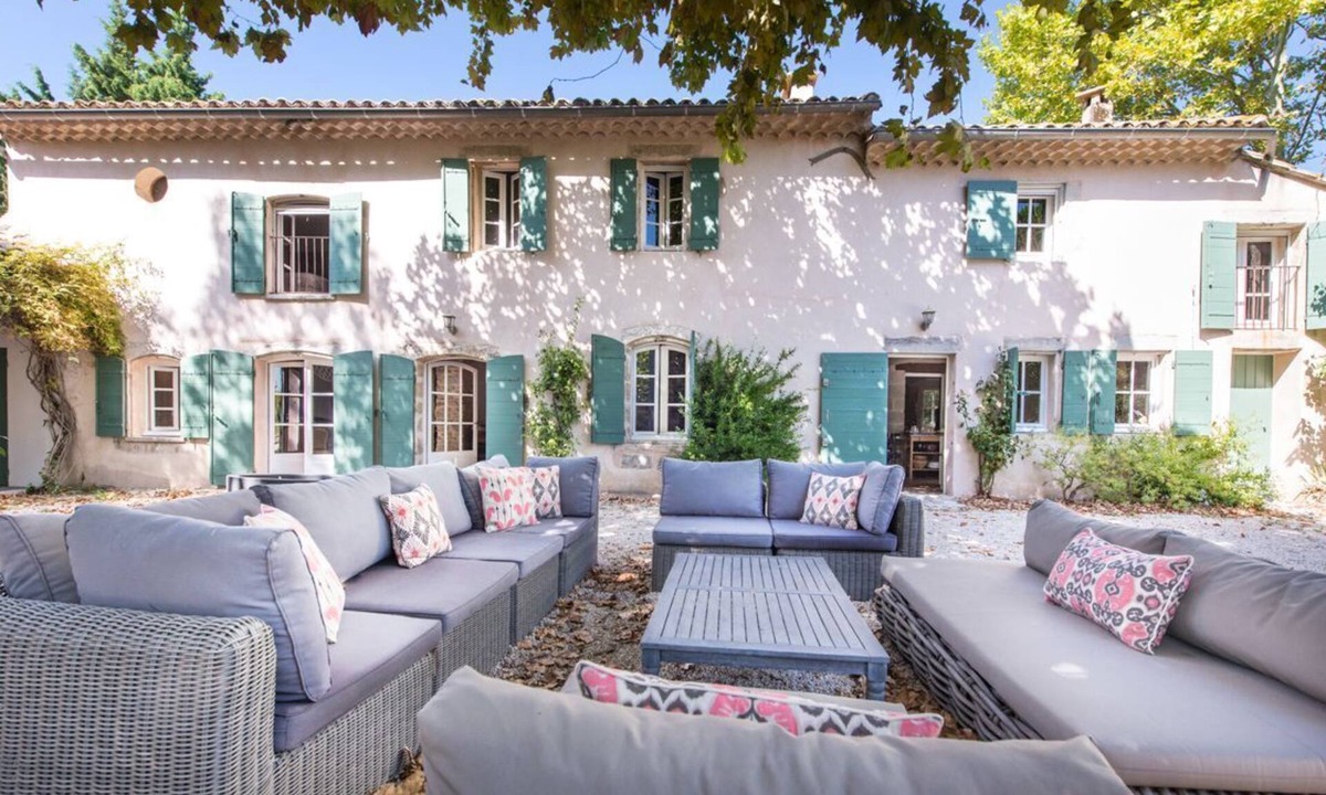 Barbentane Villa | Le Mas En Rose - Five Bedroom Villa, Sleeps 10