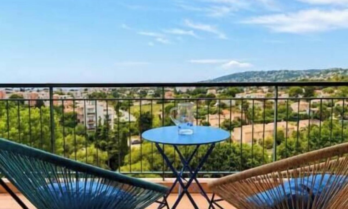 Antibes Apartment | Le Nid d'Azur - Ocean view, private parking