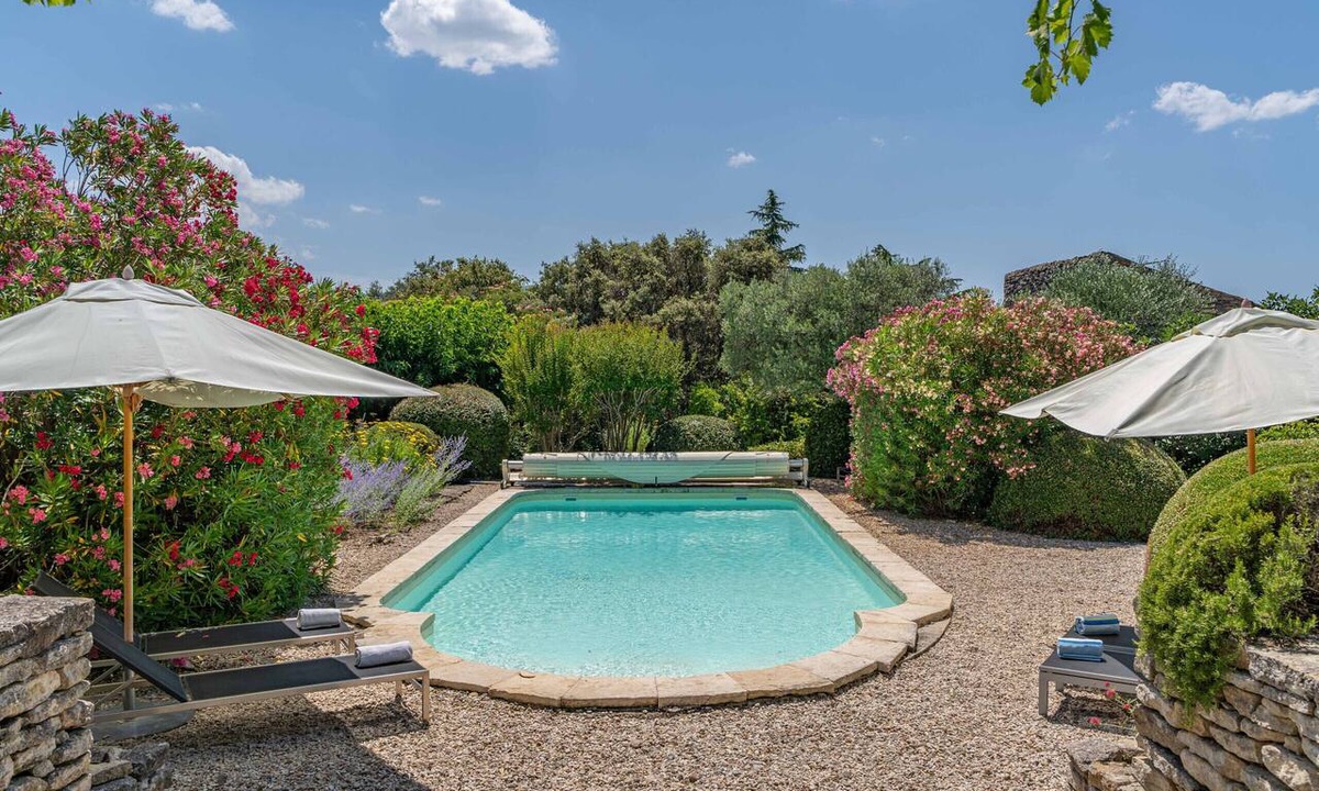 Menerbes House | Le Paradis des Fleurs, Ménerbes: Farmhouse with Pool and Garden