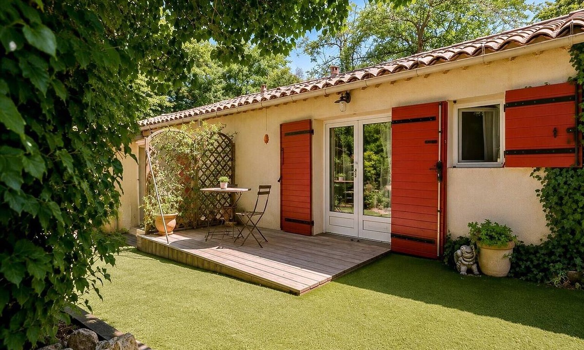 Meyreuil Apartment | Le Pin aux Lierres Studio: Cozy Retreat for 2 near Aix en Provence