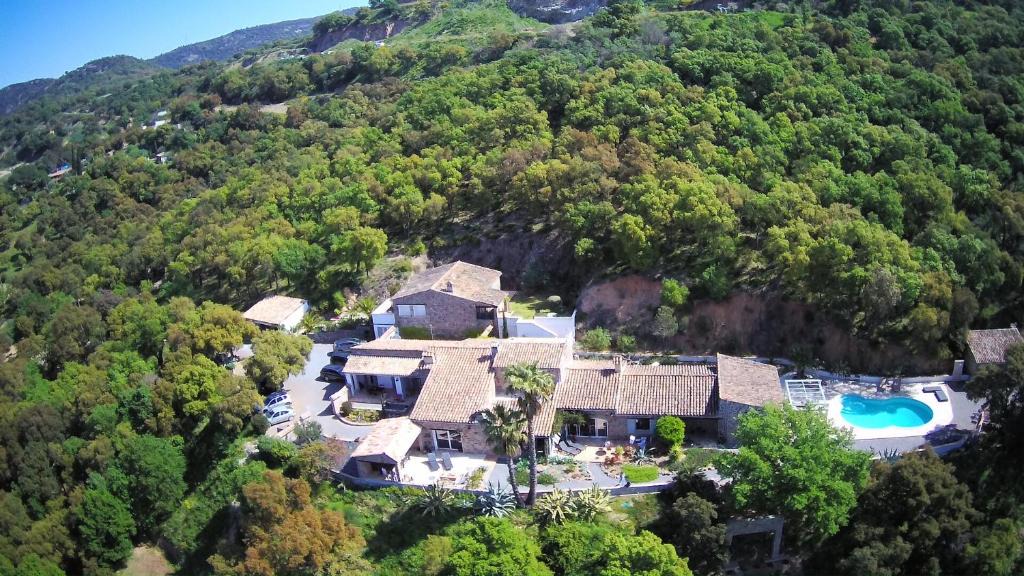 Grimaud Bed & Breakfast | Les Aurochs