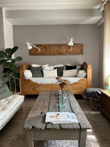 Albertville Bed & Breakfast | Les chambres de Pauline avec spa et climatisation Garage vélo parking moto avec caméra