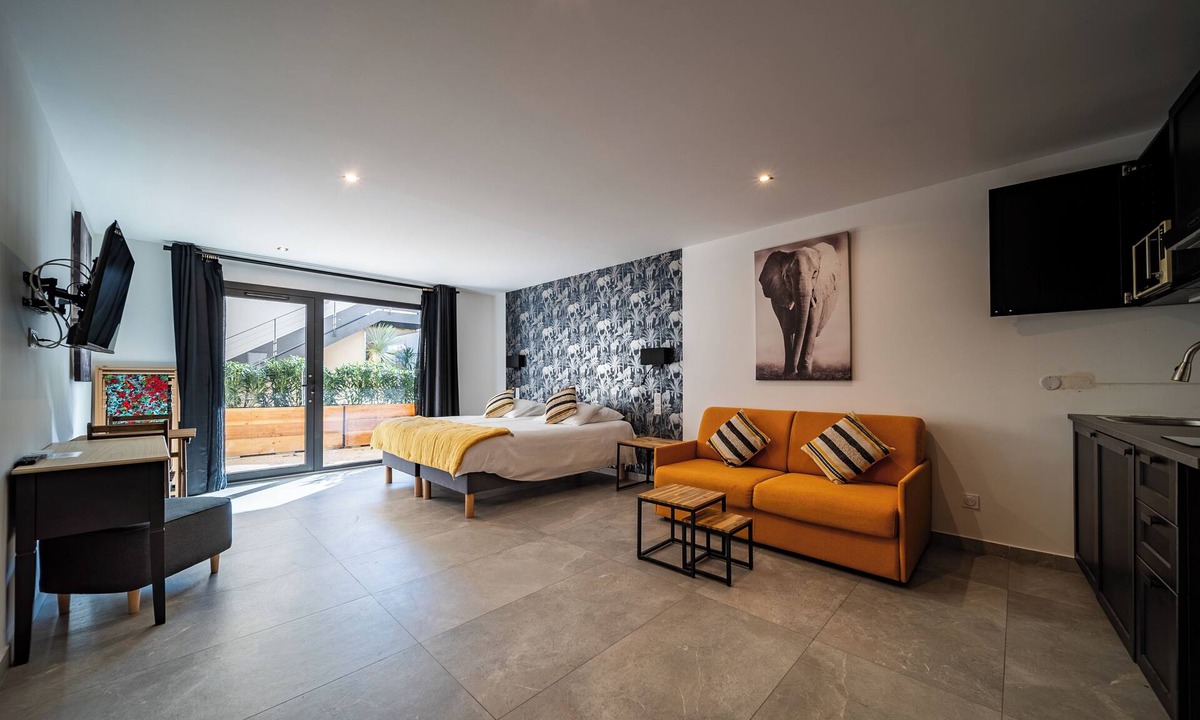 Cabrieres-d'Avignon Hotel | Les Loges du Luberon