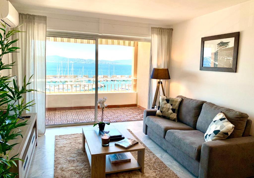 Sainte-Maxime City Centre Apartment | Les MIMOSAS