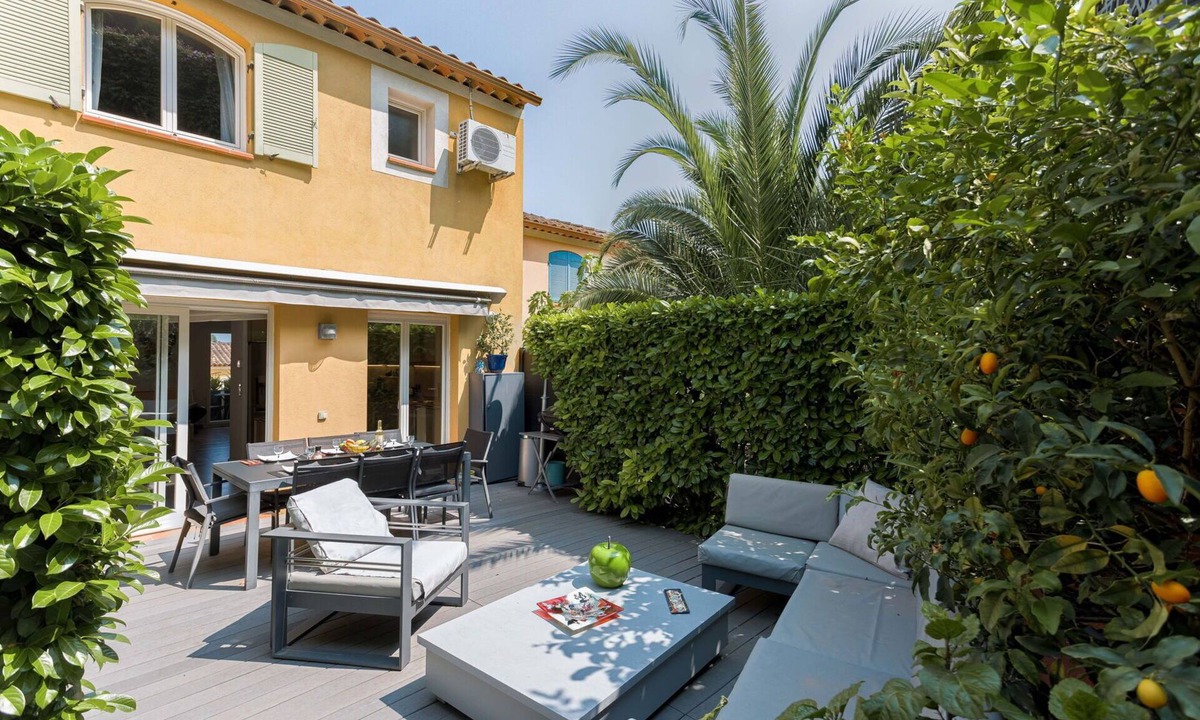 Mandelieu-La-Napoule Villa | Les Villas De Mandelieu by Halldis