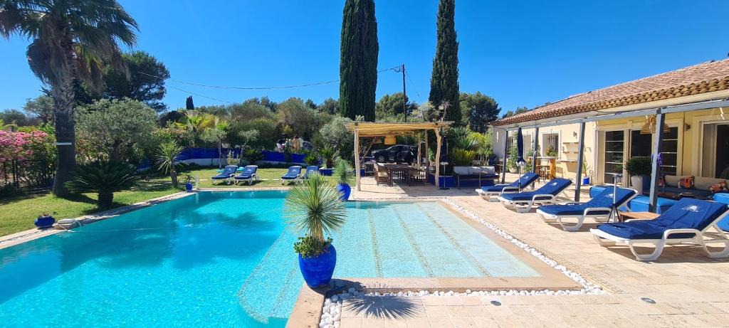 Le Castellet Villa | location Villa avec piscine chauffée