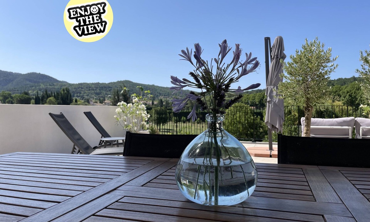 Malaucene Apartment | Loft with a view in Malaucène, short walk to the town center