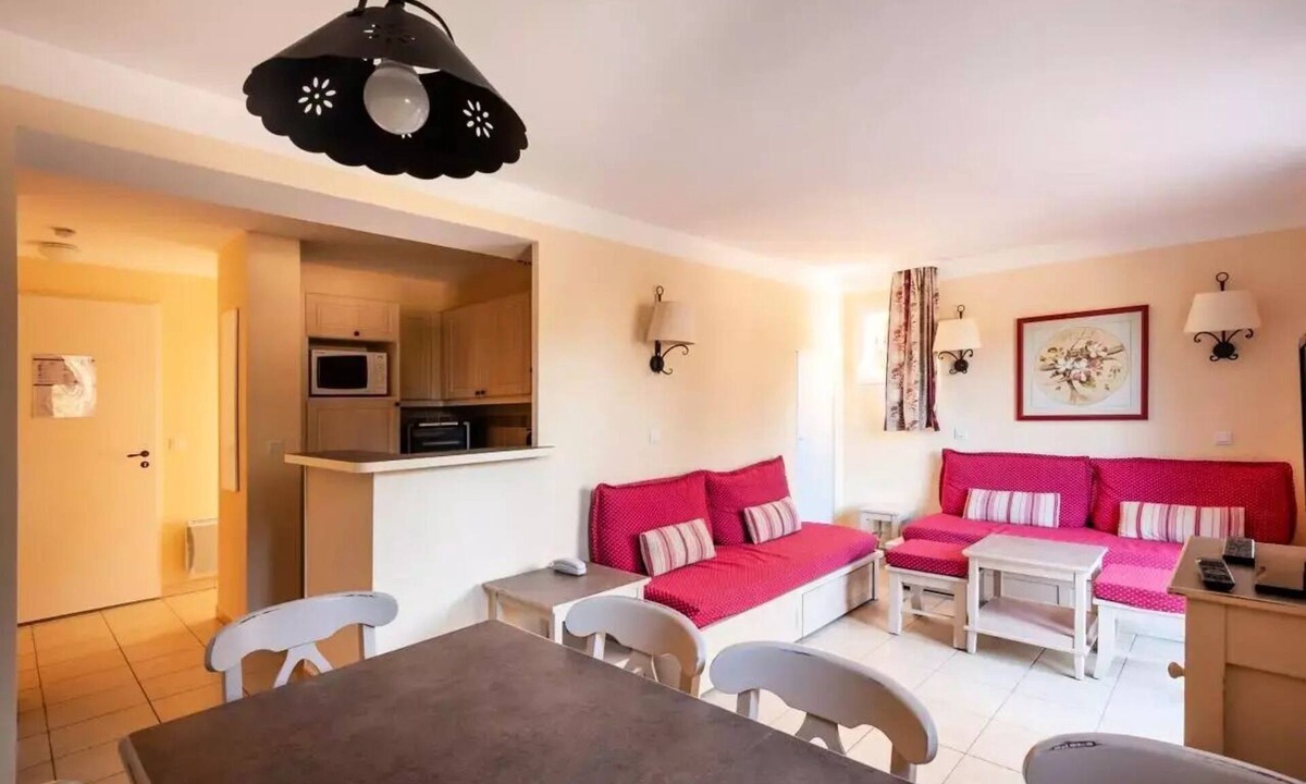 Pont Royal Villa | Luxury 3-Bedroom House (sleeps 8)