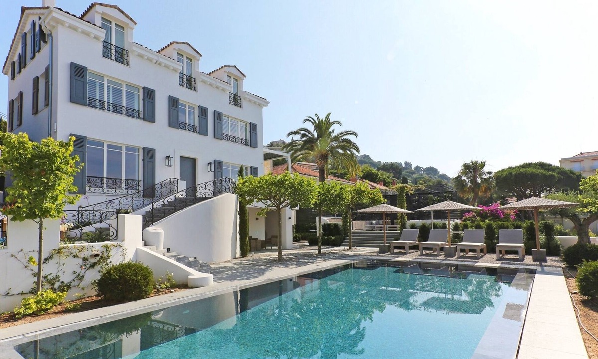 California - Pezou Villa | Luxury 6 Bedroom Villa with Beautiful Sea Views Near Cannes Center