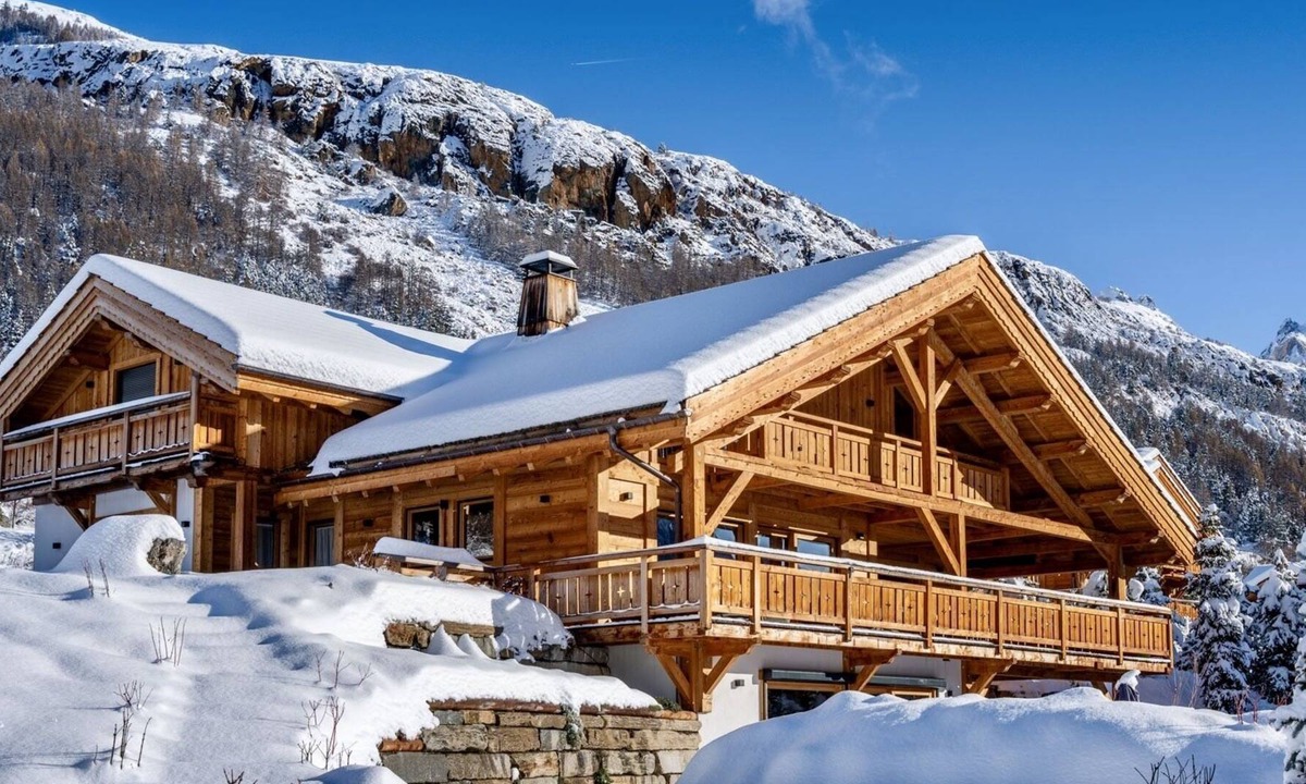 Monetier-les-Bains Ski Chalet | Luxury Chalet Pool & SPA Serre Chevalier
