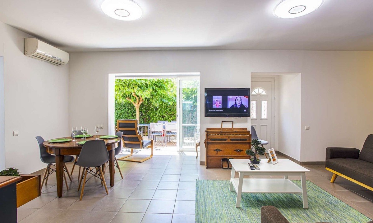La Valette-du-Var Villa | Luxury Provence Villa with Private Pool, Jacuzzi & Beautiful Gardens - La Valette