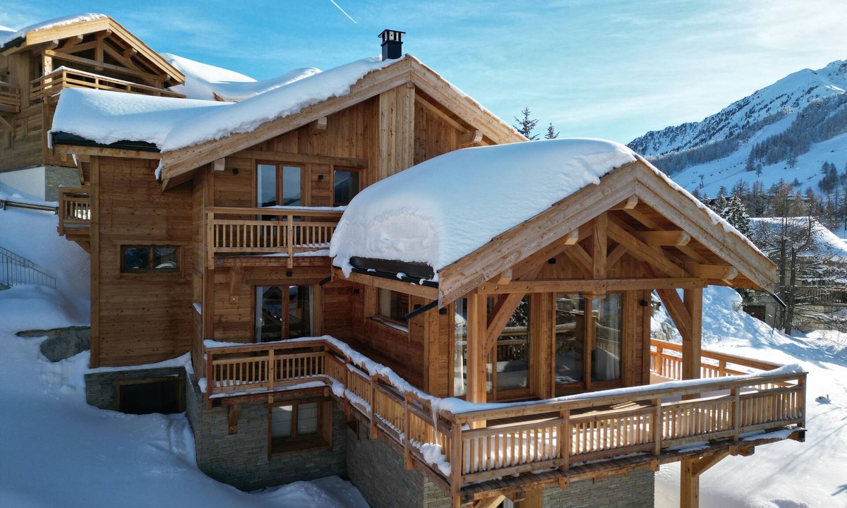 Montgenevre Ski Chalet | Magnificent chalet at the foot of the slopes with breathtaking views!