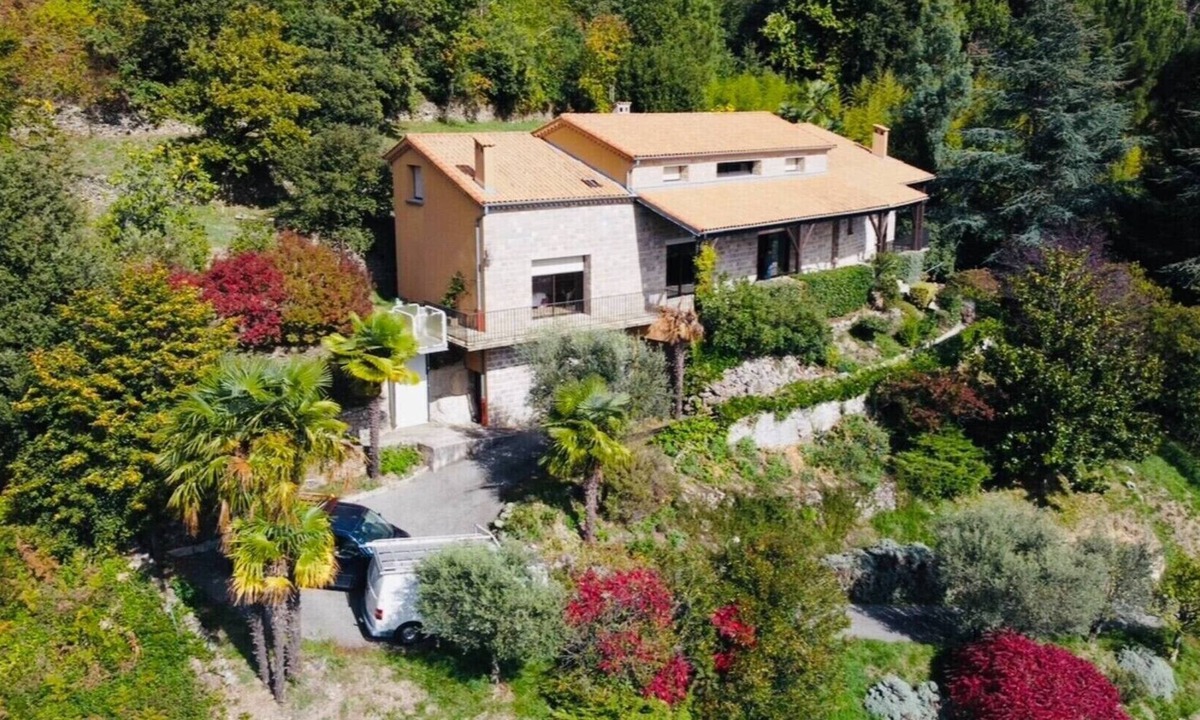 Fabras Villa | Magnificent Villa with Panoramic Views & Pool