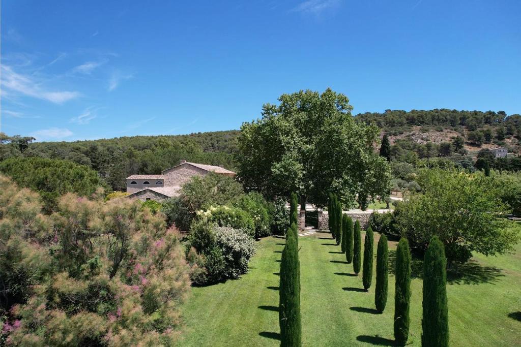Taillades Villa | magnificient property with heated swimming-pool in the luberon - 14 persons