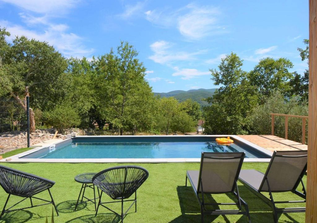 Saint Alban Auriolles House | Maison Saint-Alban-Auriolles, 5 pièces, 8 personnes - FR-1-382-139
