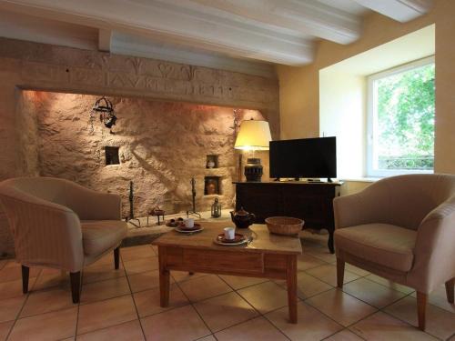 Vernassal House | Maison spacieuse avec grande cour et terrasse, parfait pour familles, proche St-Paulien et Allègre. - FR-1-582-306