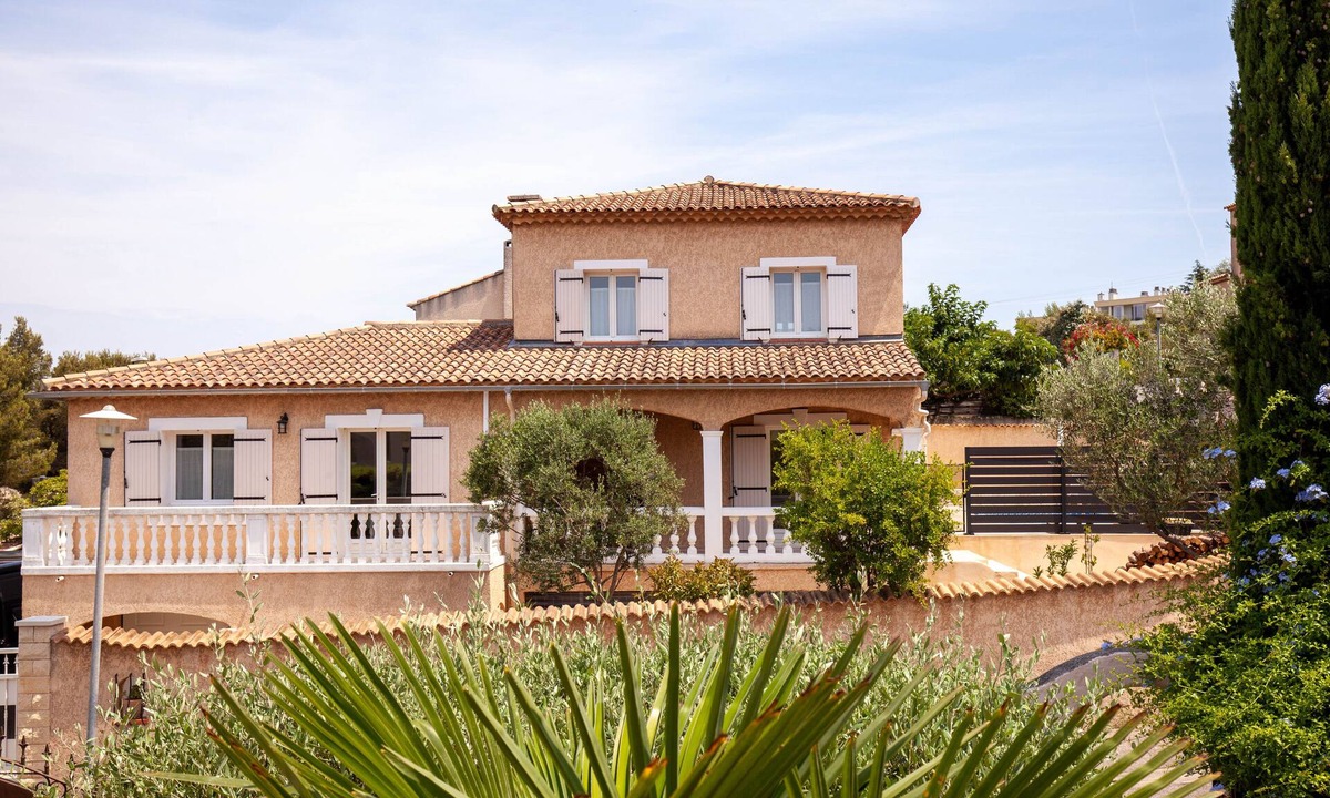Martigues Villa | "MAR" Villa: swimming pool, 4 bedrooms, air conditioning, nice view.