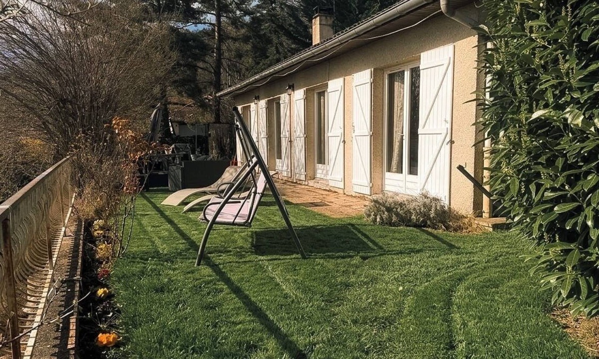 Fraisses Bed & Breakfast | Marie's Bed and Breakfast, a little haven of peace in the countryside.