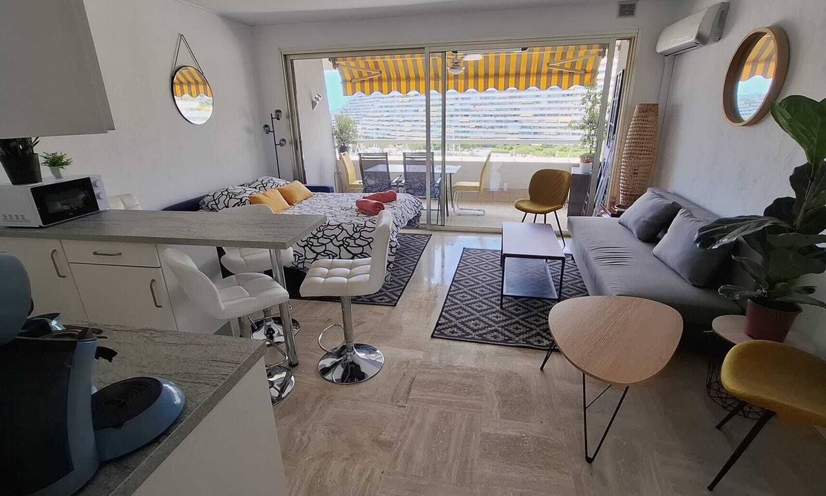 Villeneuve Loubet Beach Apartment | Marina 6 Pers ParkingPrivé Vue Mer 7ème Clim WIFI