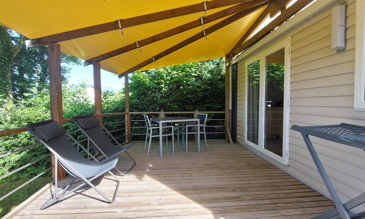 Saint-Laurent-en-Beaumont House | Mobile Home 'Cahita 1' with Mountain View, Wi-Fi, and Air Conditioning