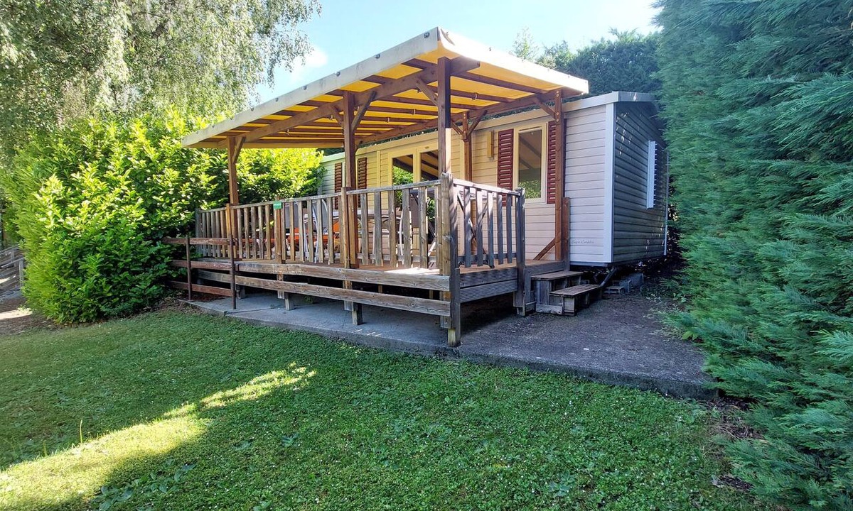Saint-Laurent-en-Beaumont House | Mobile Home “Super Cordelia 1” with Mountain View, Wi-Fi and Air Conditioning