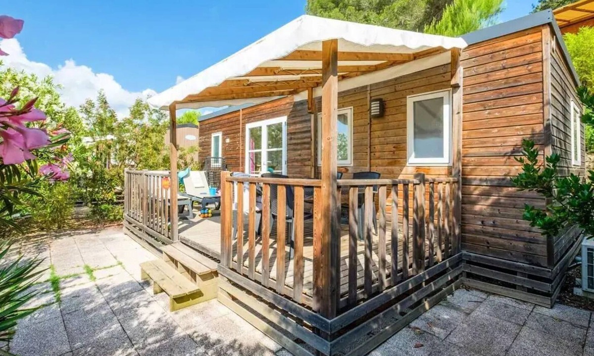 La Roquette-sur-Siagne House | Mobile Home | Comfort | 2 Bedrooms | 4 Guests | Raised Deck | A/C | TV