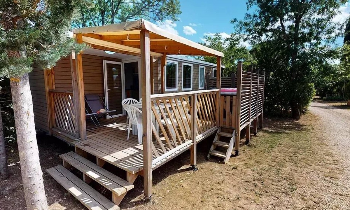 Lourmarin House | Mobile Home in Vaucluse - 28 m² - 3 bedrooms + Jacuzzi, sleeps 6