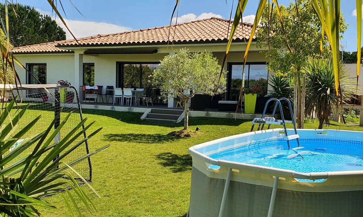 Aimargues Villa | Modern villa in a quiet location between the sea, Nîmes and Montpellier