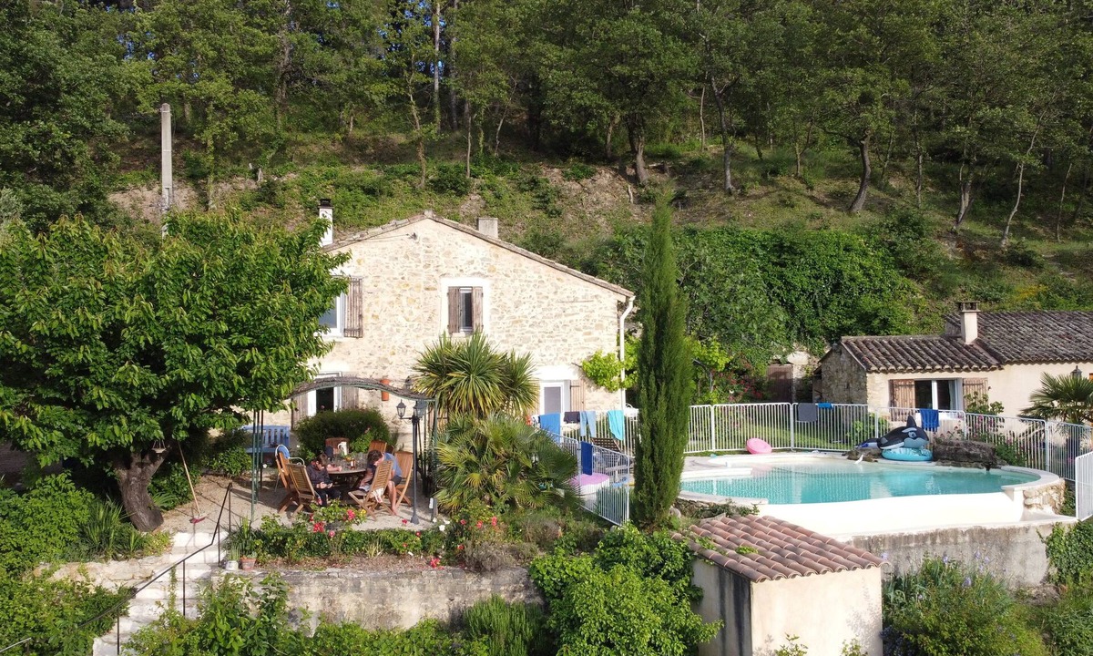 Sablet House | Natural stone house in a picturesque location in the Dentelles nature reserve