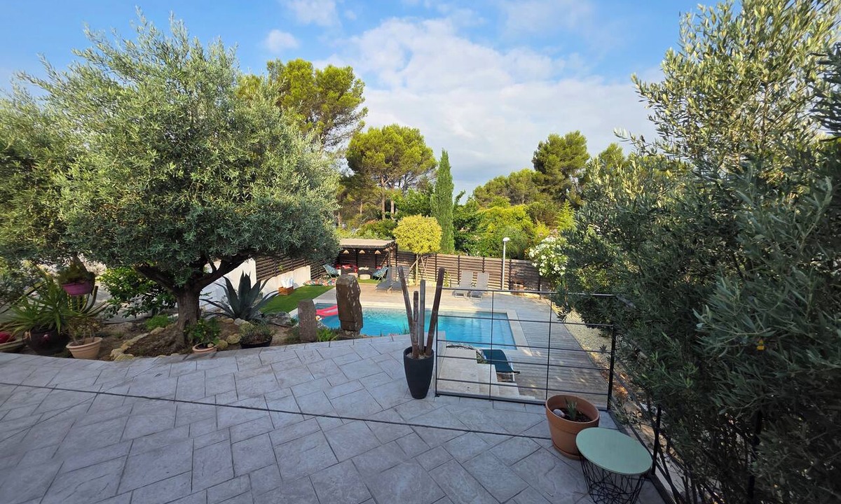 Ventabren House | New, air-conditioned villa for 8 people with all the comforts and a pool—Aix countryside