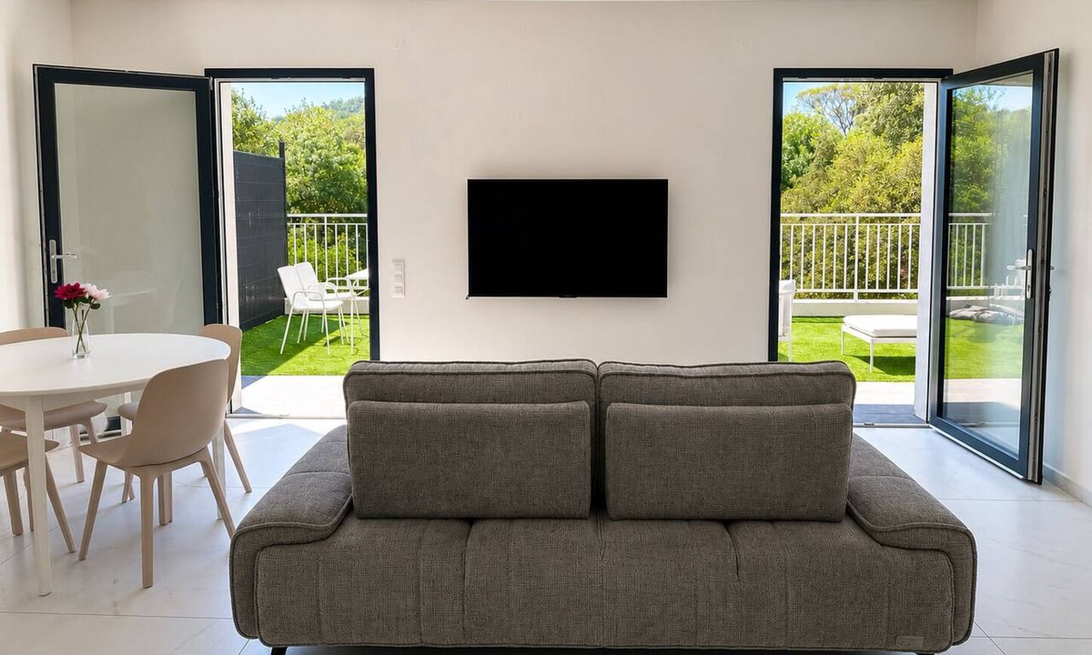 Valescure Apartment | New three-room apartment in a quiet neighborhood, Valescure district