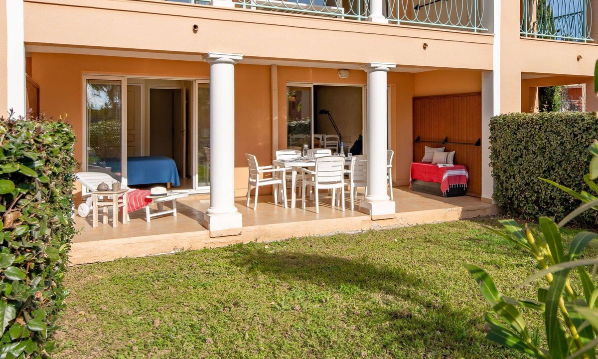 Les Issambres Apartment | Nice apartment for 6 guests with pool, A/C, WIFI, TV and terrace