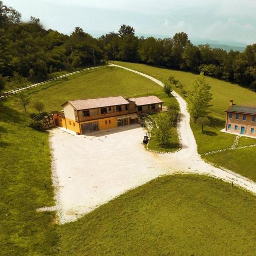 Cornuda Bed & Breakfast | Nikolas' Valley