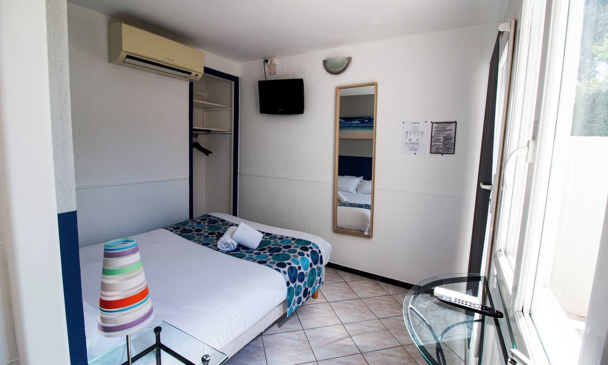 Six-Fours-les-Plages Hotel | Oceanfront Getaway on the Var Coast of Provence
