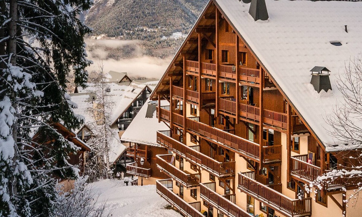 Oz-en-Oisans Apartment | Oisans - Massif des Rousses: Comfortable T4 at the foot of the slopes in Oz-en-Oisans