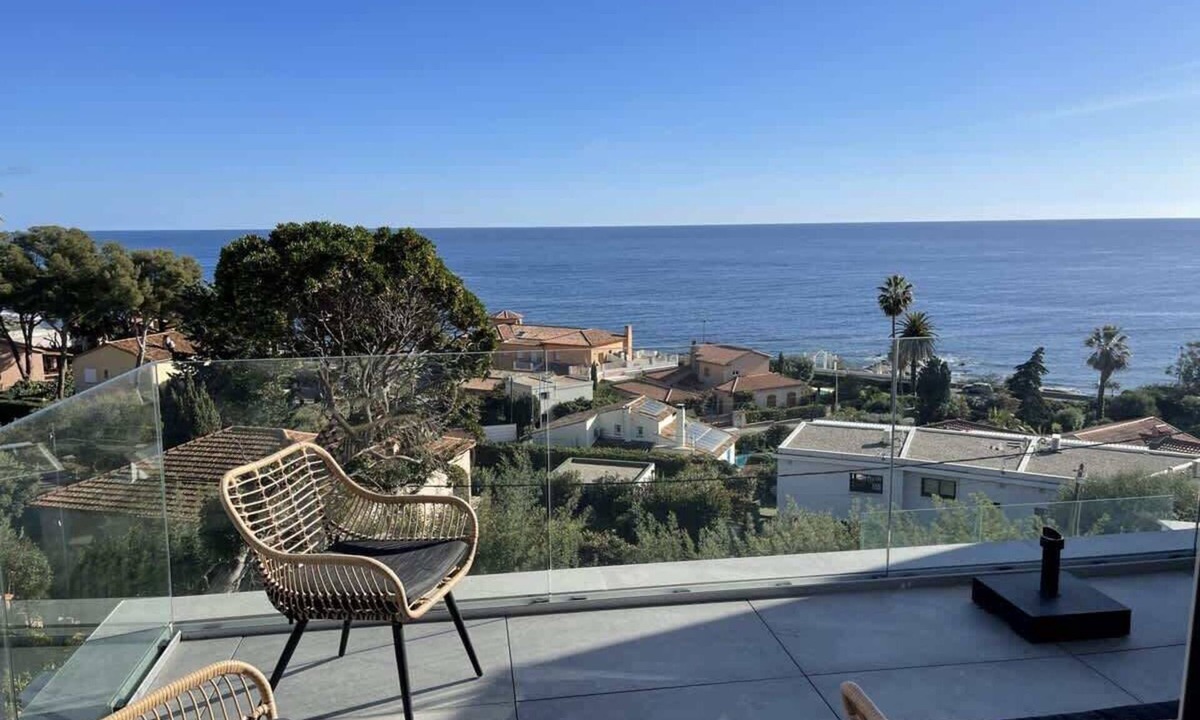 Les Issambres Apartment | Panoramic sea view/Swimming pool/Close to beach and town centre